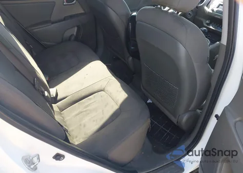 2011 Kia Sportage Lx z USA, uszkodzony, nr VIN KNDPB3A26B7028812